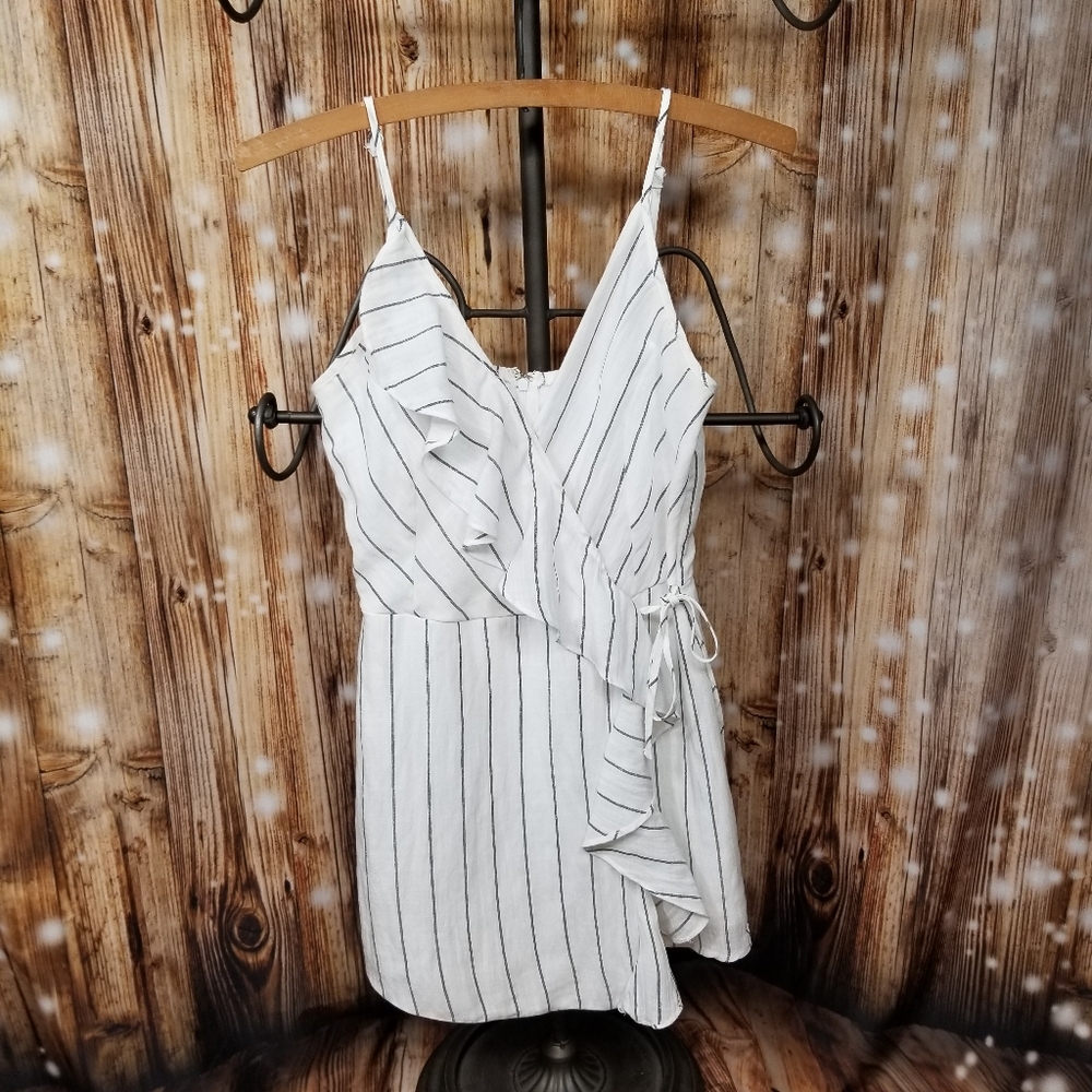 She+Sky White W/ Gray Stripped Women's Sm Adjustable Spaghetti Strap Tie Romper